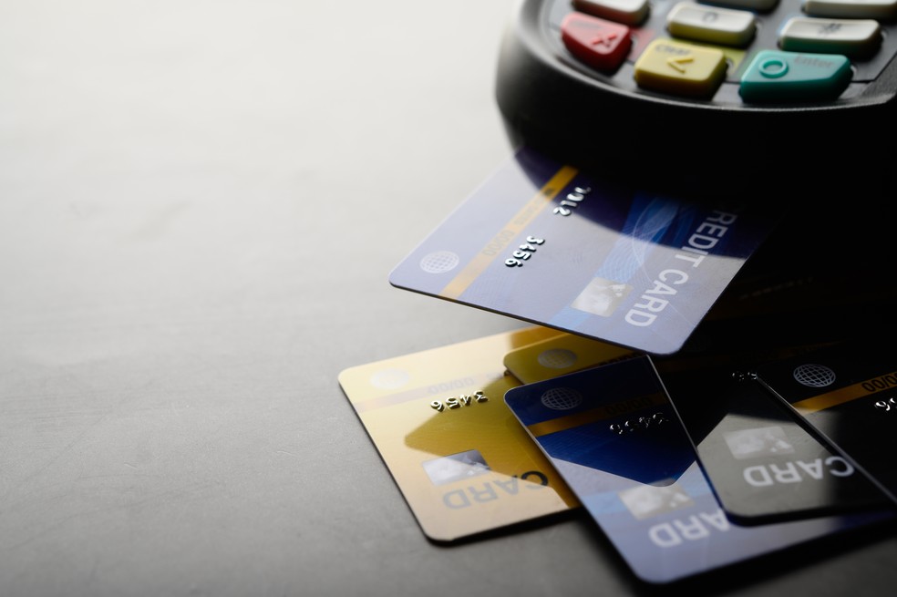 O segmento de bancos e cartões é o responsável pela maioria das dívidas dos brasileiros. — Foto: Divulgação Bahamas