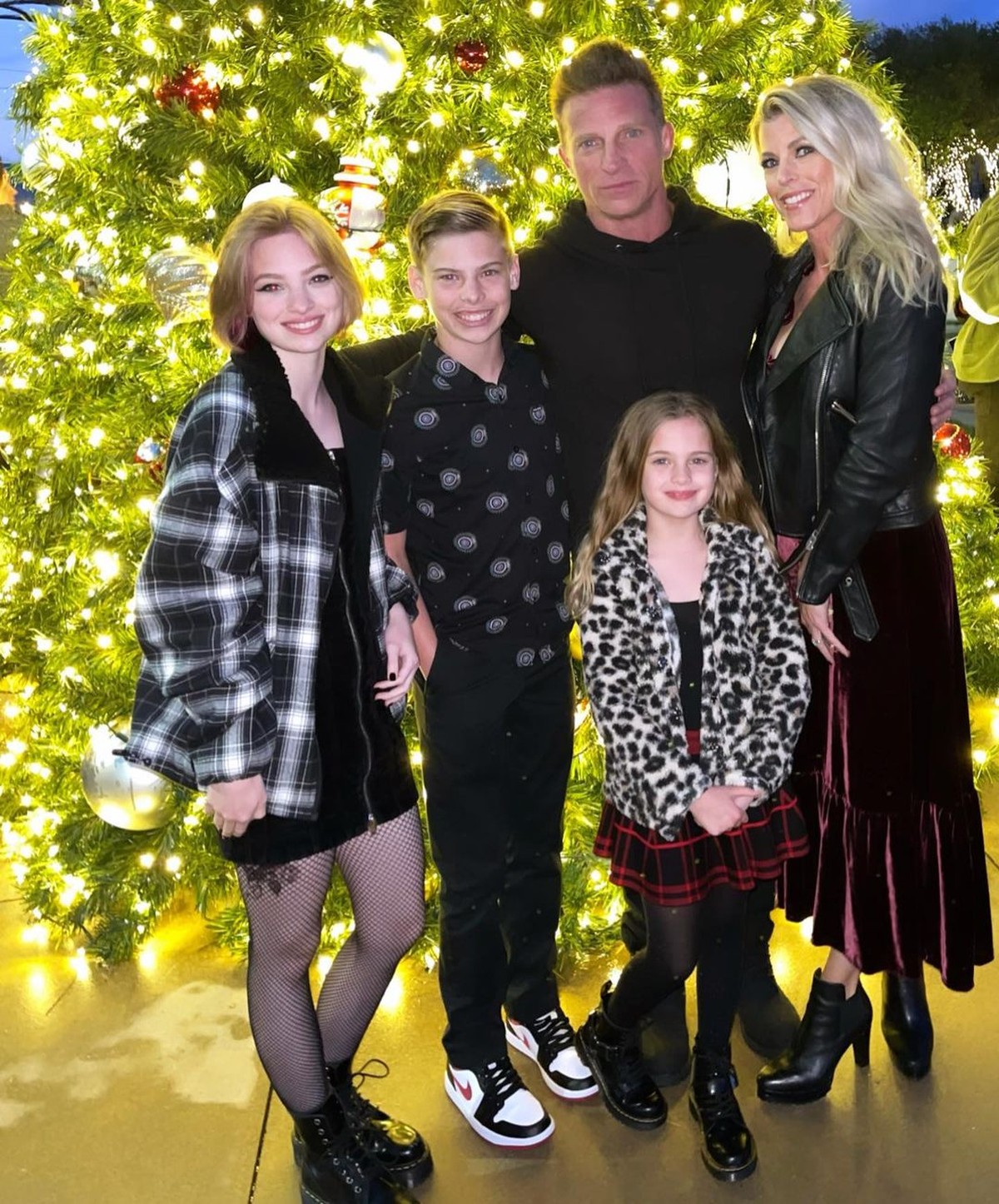 Ator Steve Burton anuncia separação da mulher, que está grávida do 4to filho: ‘Esse bebê não é meu’ |  Pop & Arte