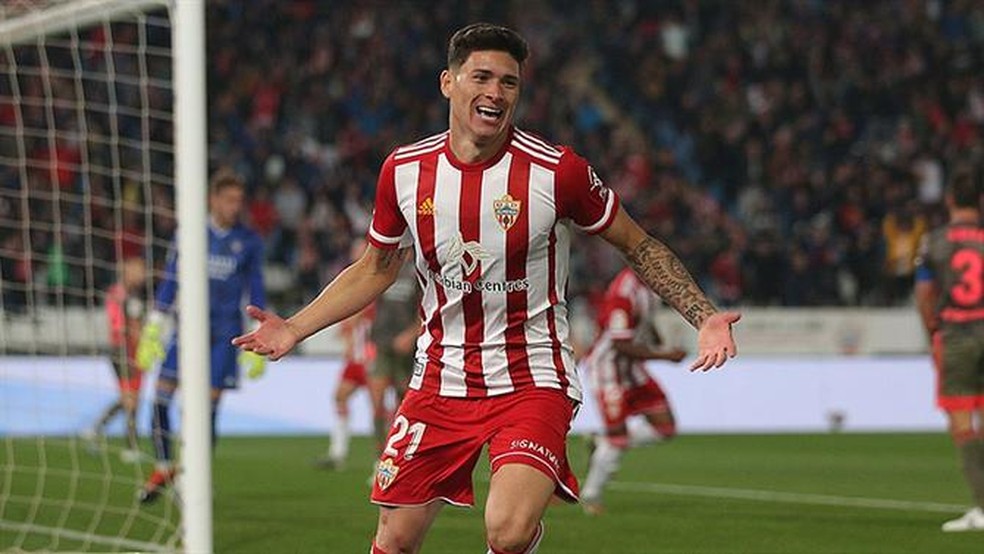 Jorge Jesus pressiona diretoria do Benfica por reforços, e clube