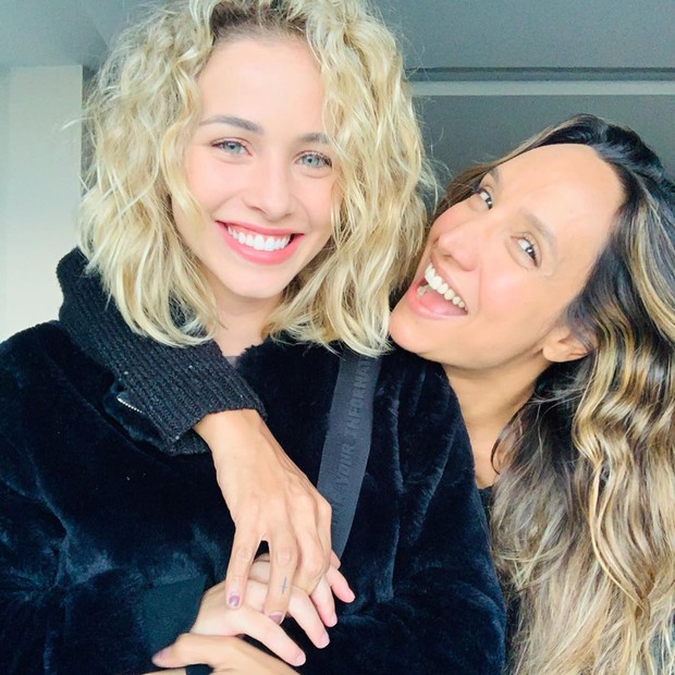 Maria Maya e Larissa Ayres (Foto: Reprodução/Instagram)