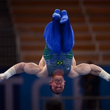 O atleta Arthur Zanetti, da ginástica olímpica, está na cota de esportistas