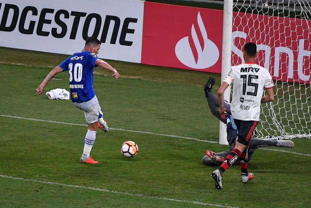 [BuzzFeed] Cinco pecados do Fla no adeus da Libertadores