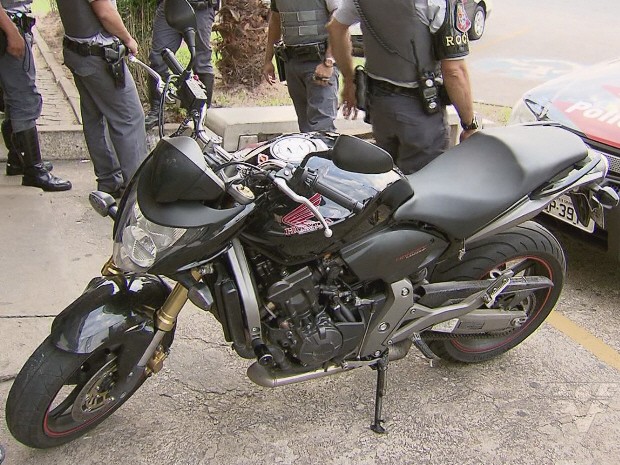 G1 - Motos roubadas durante o feriado são recuperadas em Praia