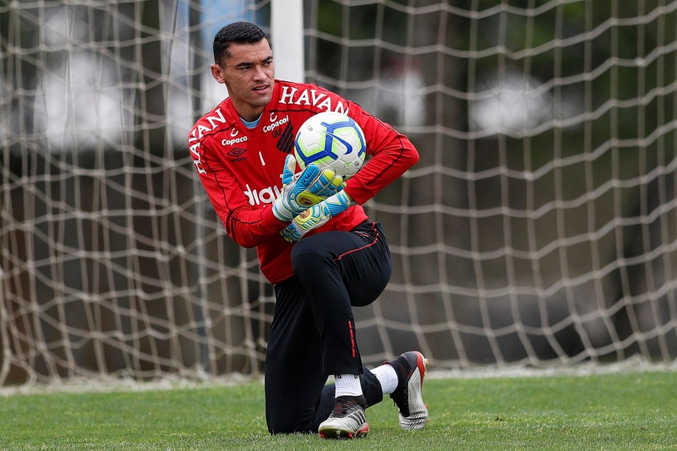 Goleiro Santos Evolui Apos Lesao E Ja Deve Reforcar O Grupo Do Athletico Na Reapresentacao Athletico Pr Globoesporte