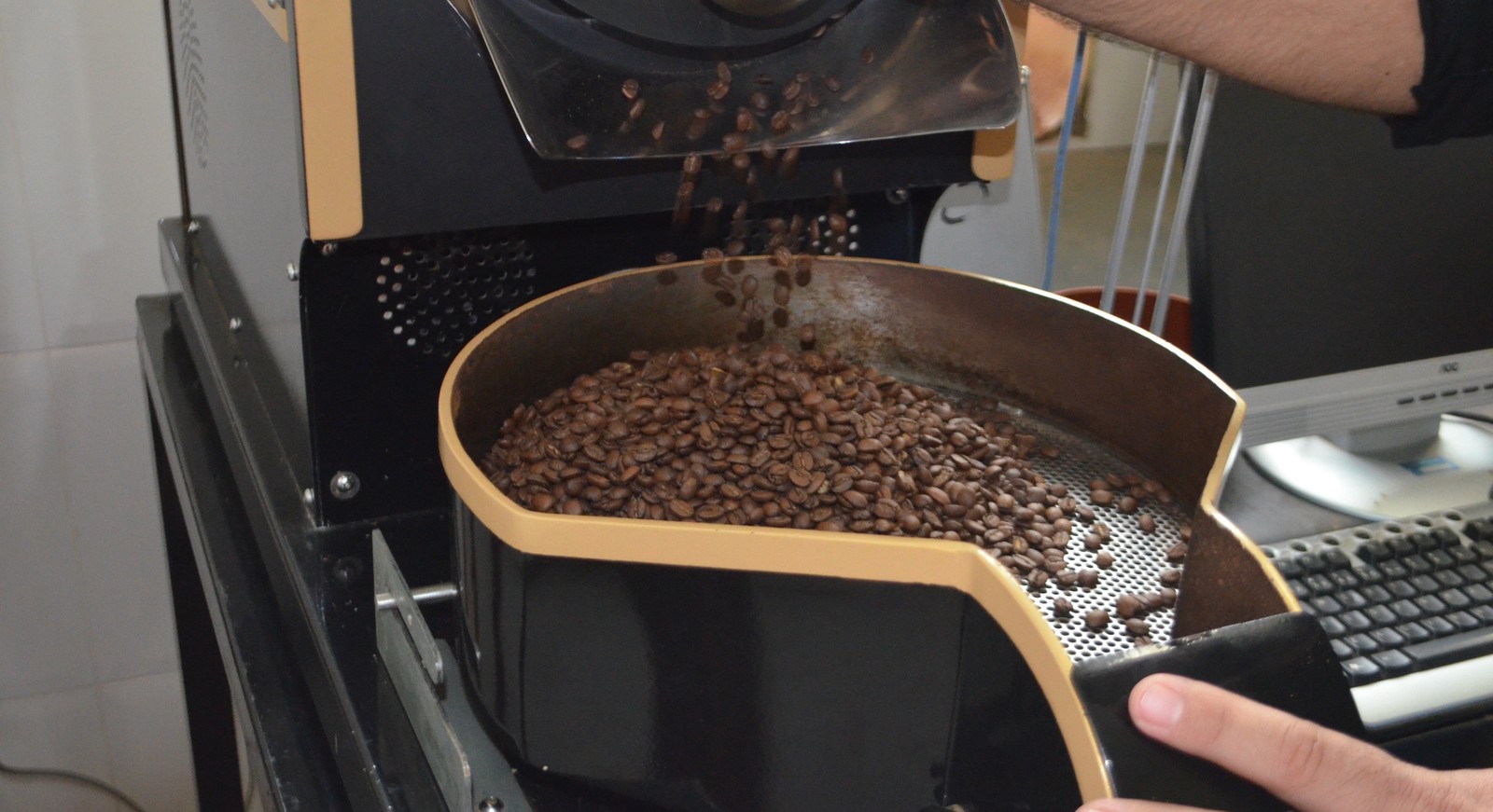 Saiba como é o trabalho de um degustador de café (Foto: Lucas Soares)