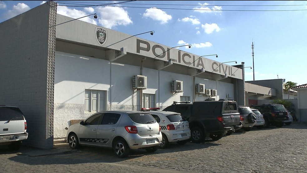 O suspeito aguarda por audiência de custódia na Central de Polícia Civil de Campina Grande — Foto: Reprodução/TV Paraíba
