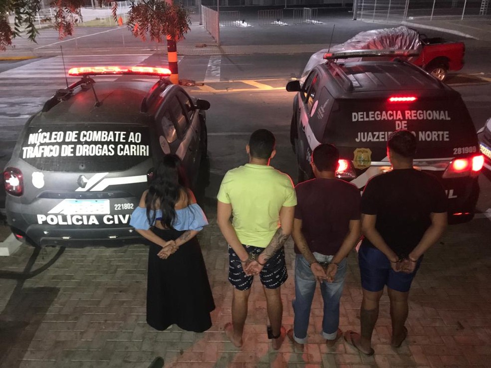 Quatro suspeitos são presos com 28 kg de maconha, em Juazeiro do Norte, no Ceará. — Foto: Divulgação/Polícia Civil
