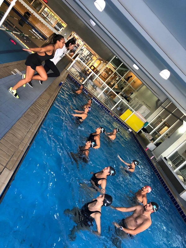 Exercicios Na Piscina Atividades Para Queimar Calorias Na Agua Treinos Ge