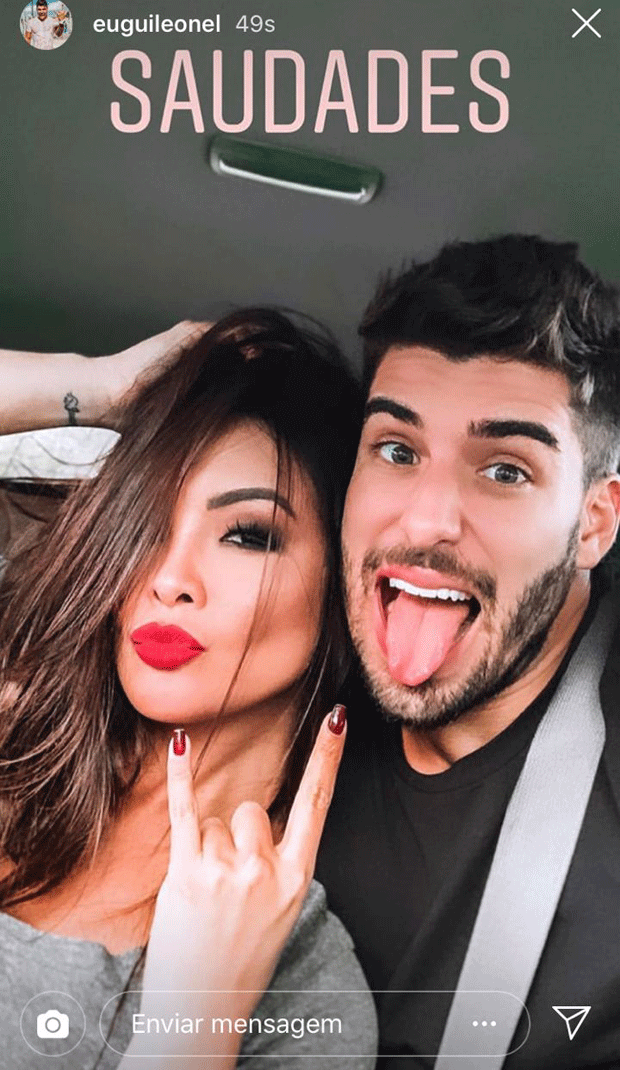 Carol Nakamura posa com filho de 19 anos e fã brinca: Oi, sogra