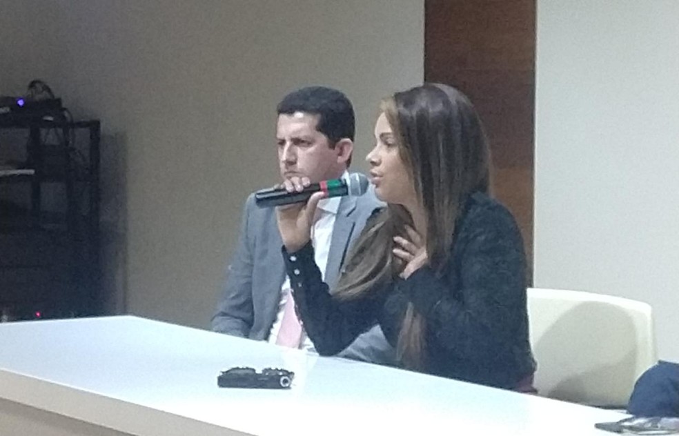 Flordelis diz, durante coletiva, que confia no andamento das investigações — Foto: Nicolás Satriano/ G1