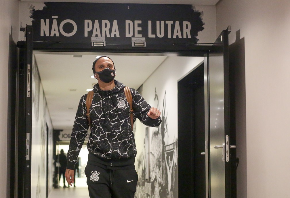 Fábio Santos na Neo Química Arena em Corinthians x Inter — Foto: Rodrigo Coca/Ag. Corinthians