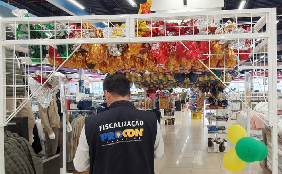 Procon percorre supermercados para fazer levantamento do preço dos produtos da Páscoa — Foto: Divulgação/Procon