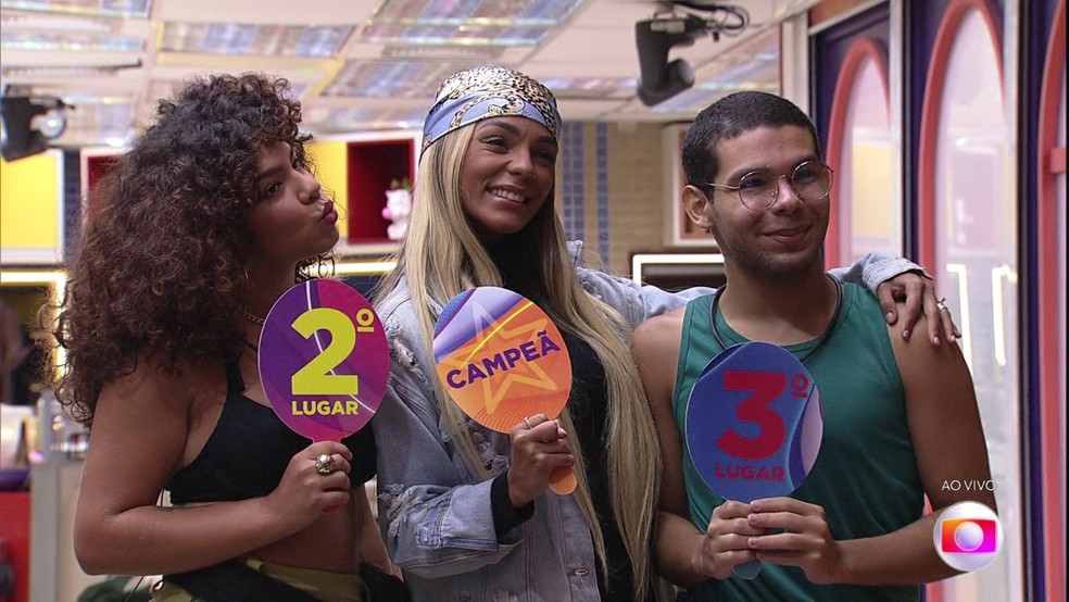 BBB 22: Pódio de Brunna Gonçalves tem Maria e Vinicius — Foto: Globo