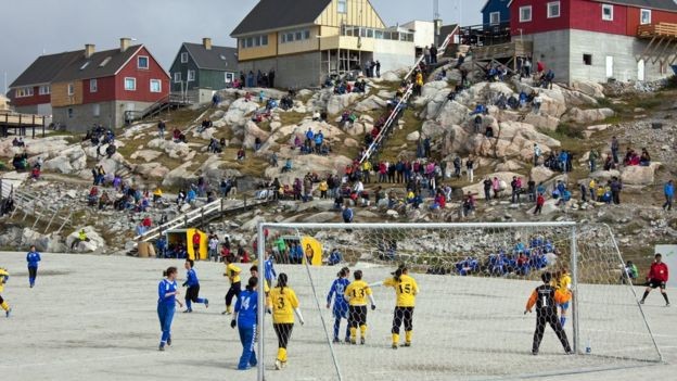 Um a cada três adultos na Groenlândia foi exposto a situações de abuso, segundo dados do governo (Foto: Getty Images via BBC)