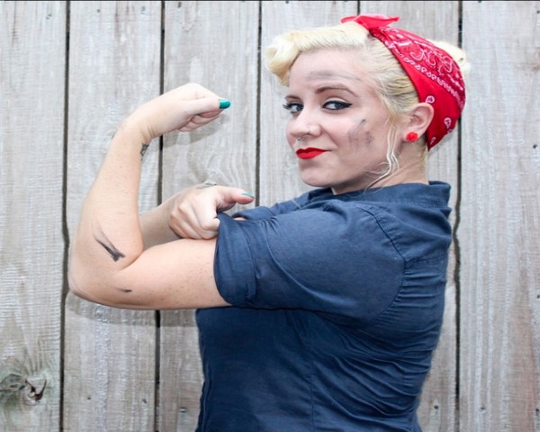 A maquiadora Brittany Rocks se fantasia de Rosie the Riveter (Foto: Reprodução / Instagram)