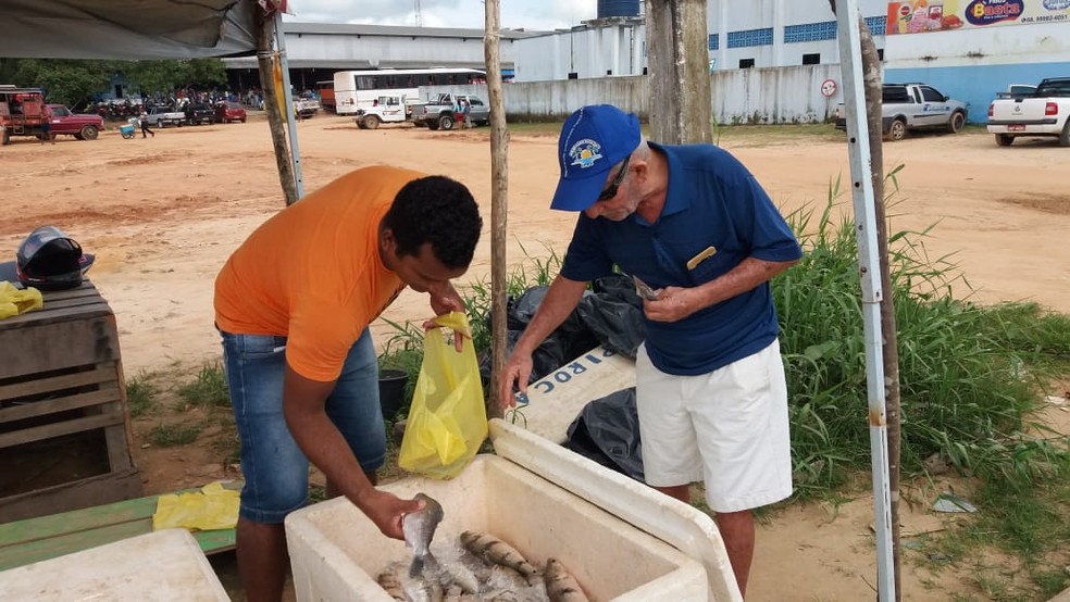 Mercados de Cruzeiro do Sul são abastecidos por embarcações que saem do Amazonas  — Foto: Mazinho Rogério/G1