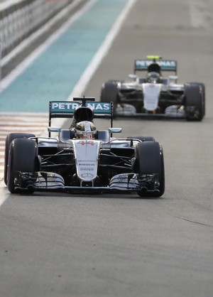 Nico Rosberg Lewis Hamilton Fórmula 1 GP Abu Dhabi (Foto: AP Photo/Luca Bruno)