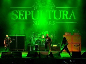 Max Cavalera celebra 30 anos de disco do Sepultura que ajudou a