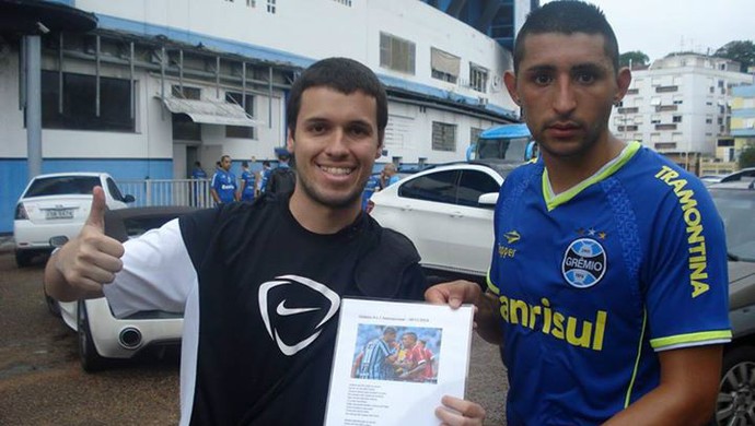 Fã compõe versão de Decime qué se siente e a entrega a herói do Gre-Nal