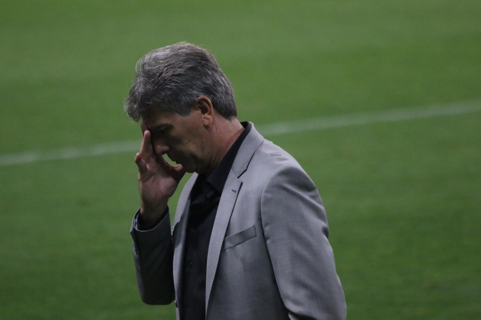 Igual para todo mundo, manifesta Renato sobre testes de Covid-19 após suspensão de jogo