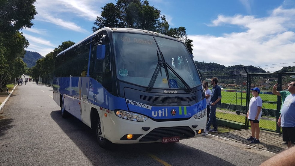 Corpos técnico e médico da Seleção chegam à Granja Comary (Foto: Guilherme Oliveira)
