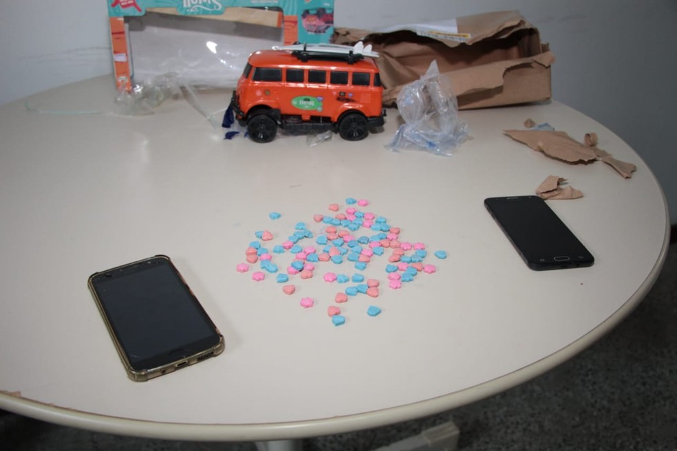 Drogas escondidas em brinquedo na Bahia — Foto: Divulgação/SSP-BA