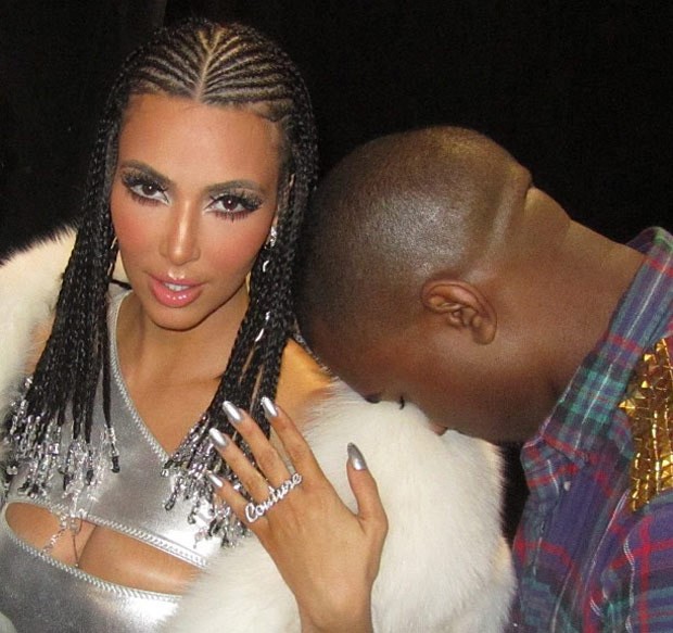 Kim e seu afro hair (Foto: Reprodução)