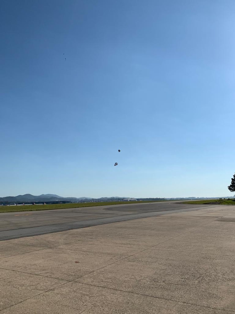 Balão cai no Aeroporto de Cumbica — Foto: José Seripieri Jr./Arquivo Pessoal 