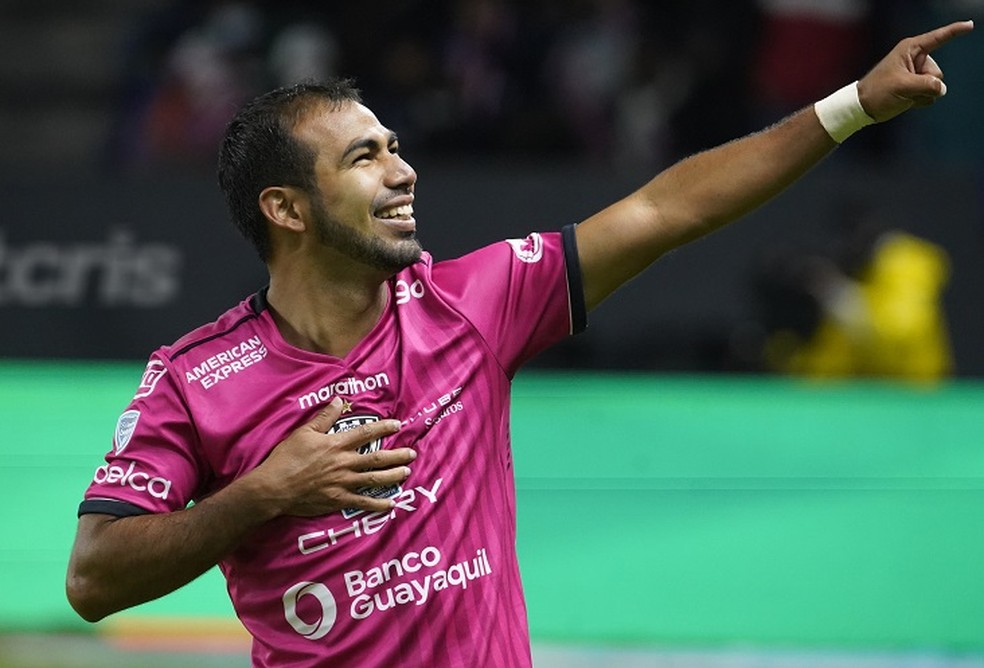 Sornoza, ex-Fluminense e Corinthians, é destaque do Independiente Del Valle-EQU — Foto: Divulgação/Del Valle