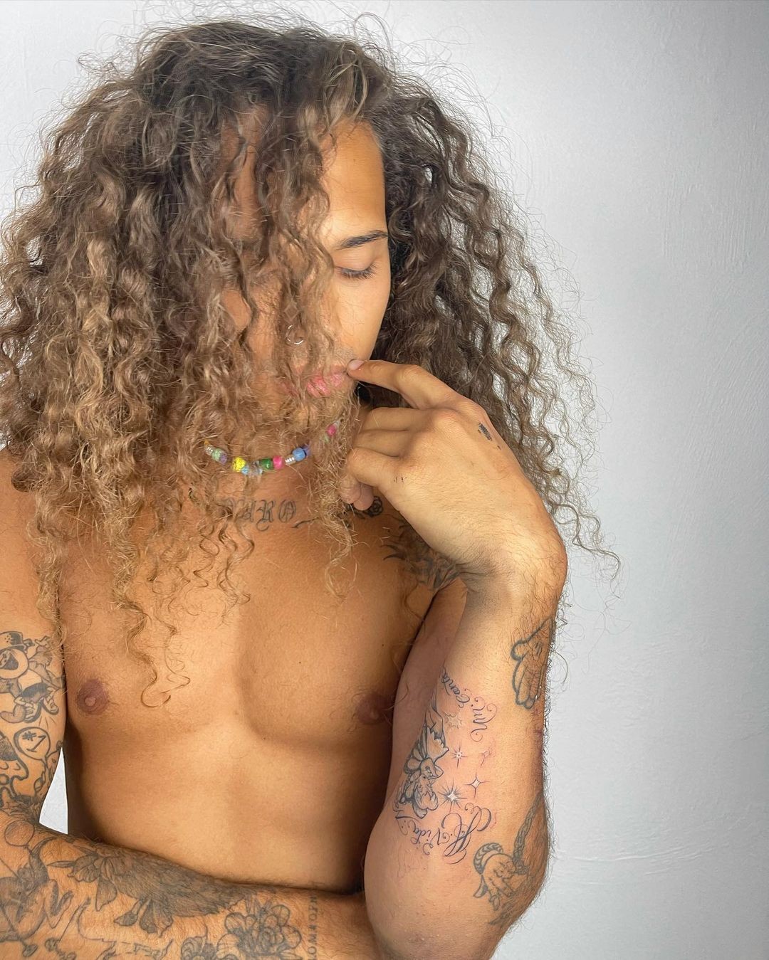 Vitão mostra nova tatuagem (Foto: Reprodução/Instagram)