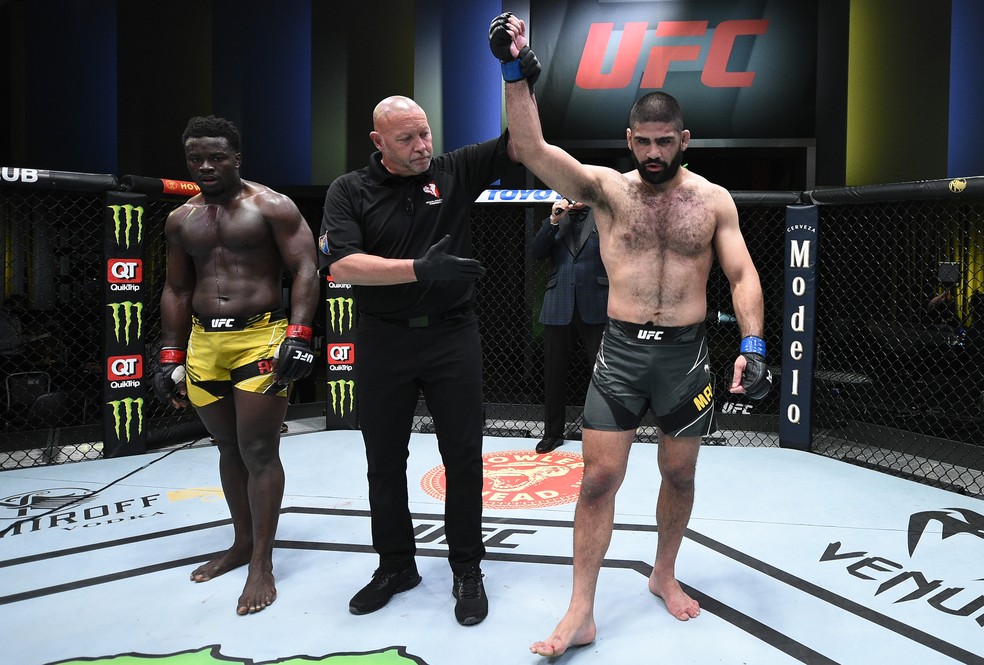 Jacob Malkoun venceu Abdul Razak Alhassan no UFC Whittaker x Gastelum — Foto: Getty Images