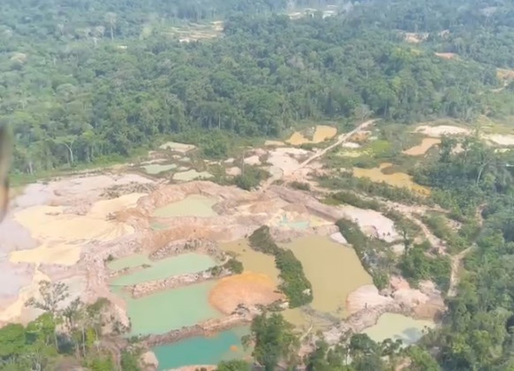 Garimpo ilegal em unidade de conservação federal na Terra do Meio, no Pará   — Foto: PF/Reprodução 