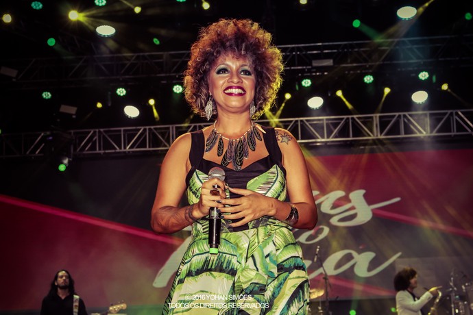 Joelma Klaudia encantou o público com releituras de músicas paraenses (Foto: Yohan Simões)