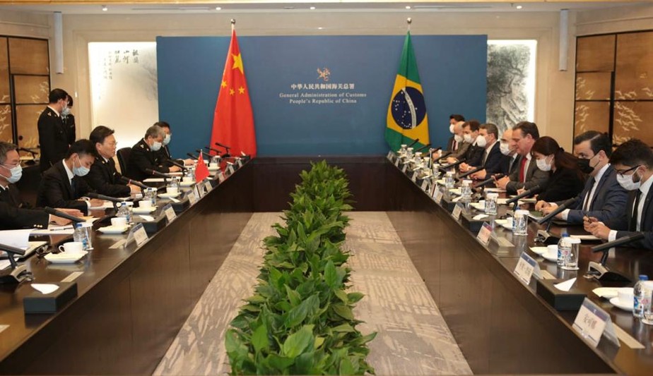 Encontro de autoridades brasileiras e da autoridade sanitária da China, em Pequim, em que foi comunicada a suspensão do embargo à carne brasileira