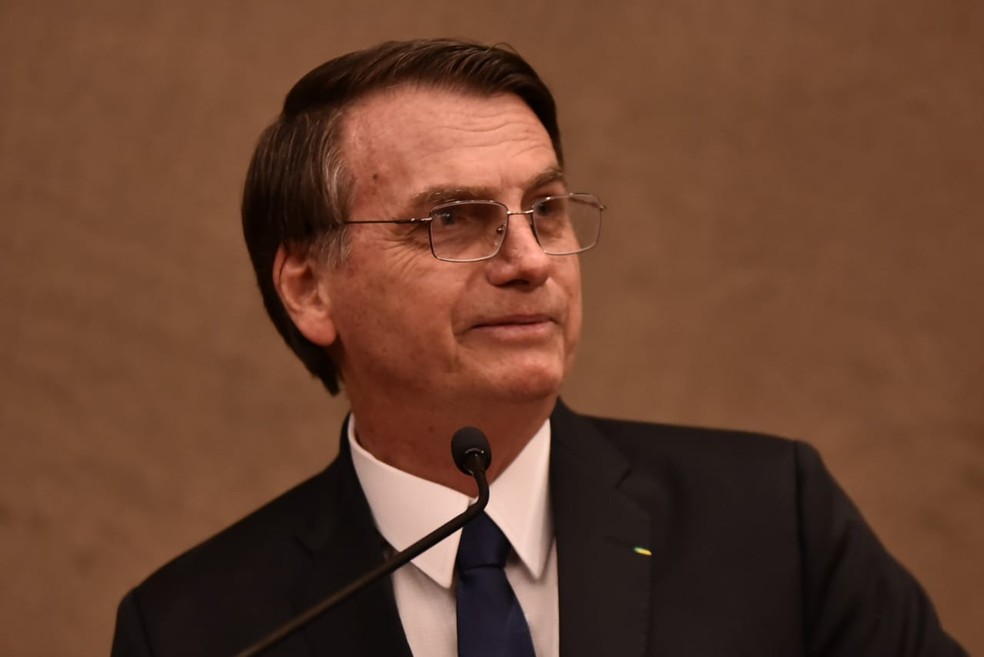 Jair Bolsonaro durante cerimÃ´nia de diplomaÃ§Ã£o no plenÃ¡rio do TSE â€” Foto: Rafael Carvalho, Governo de TransiÃ§Ã£o