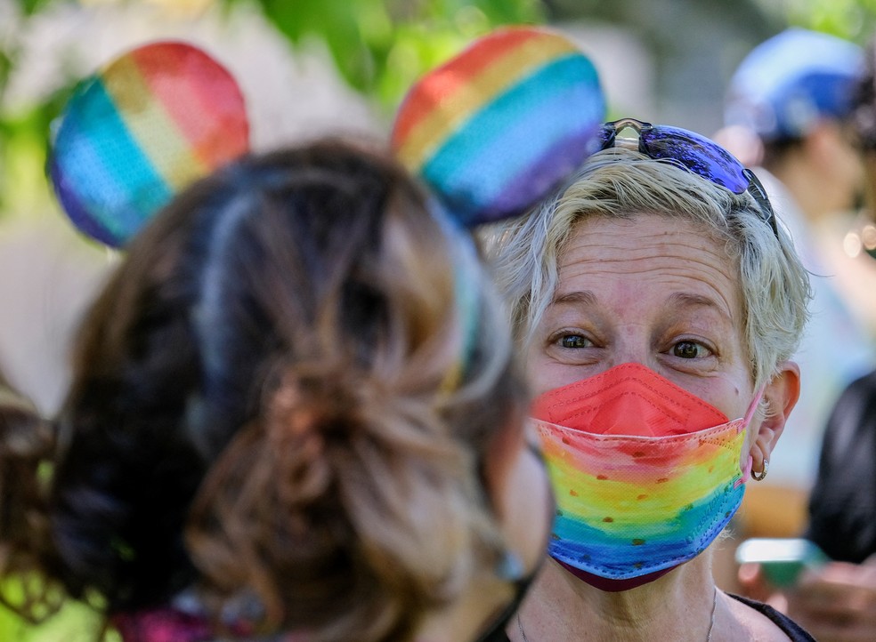 Manifestantes protestam contra lei que limita o ensino de temas LGBTQIA+ nas escolas da Fl&oacute;rida em 22 de mar&ccedil;o de 2022 &mdash; Foto: Ringo Chiu/Ringo Chiu/Reuters