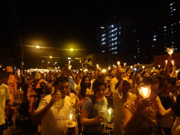 Milhares de fiéis prestam homenagem à Nossa Senhora de Fátima  (Foto: Do G1 Pará)
