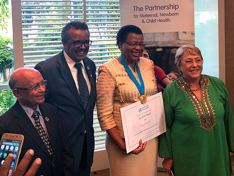 Michelle Bachelet (esquerda) recebeu o cargo de GraÃ§a Machel (Foto: Mariana TimÃ³teo/GloboNews)