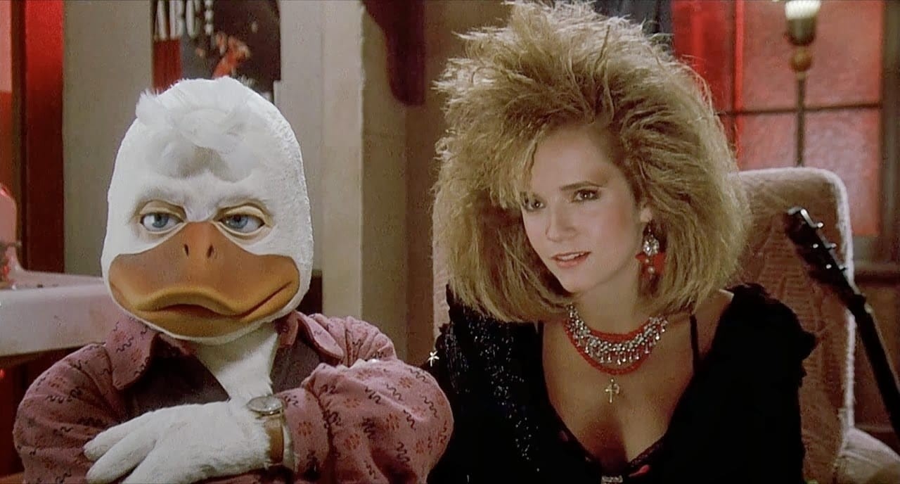 A atriz Lea Thompson em cena de Howard, o Super-Herói (1986) (Foto: Reprodução)