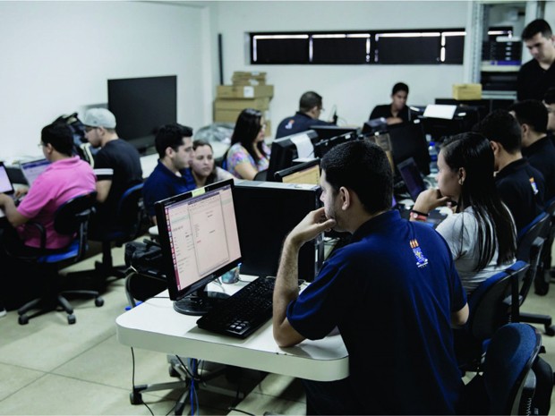 Equipe da UFPB responsável pelo desenvolvimento do software (Foto: UFPB/Divulgação)
