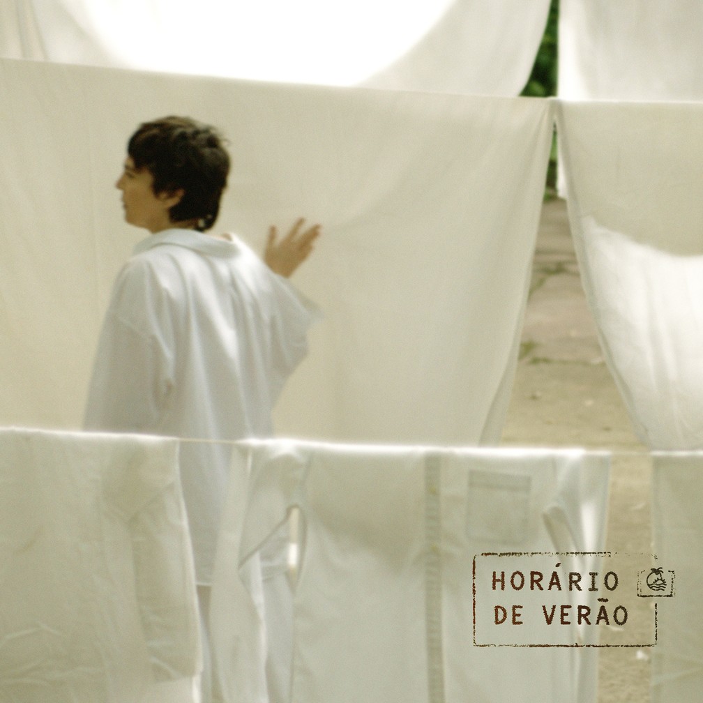 Adriana Calcanhotto programa 'Horário de verão' para promover o álbum 'Errante'