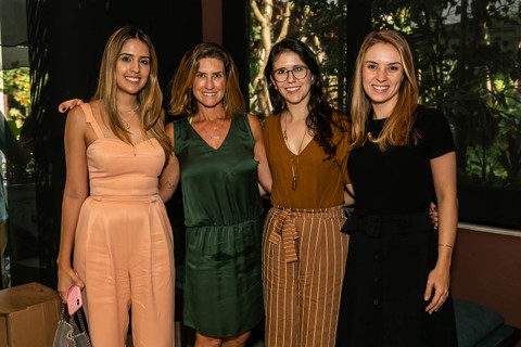 Amanda Pinto, Alessandra Luglio, Amanda Sequin, editora digital da Casa Vogue, e Giuliana Vespa