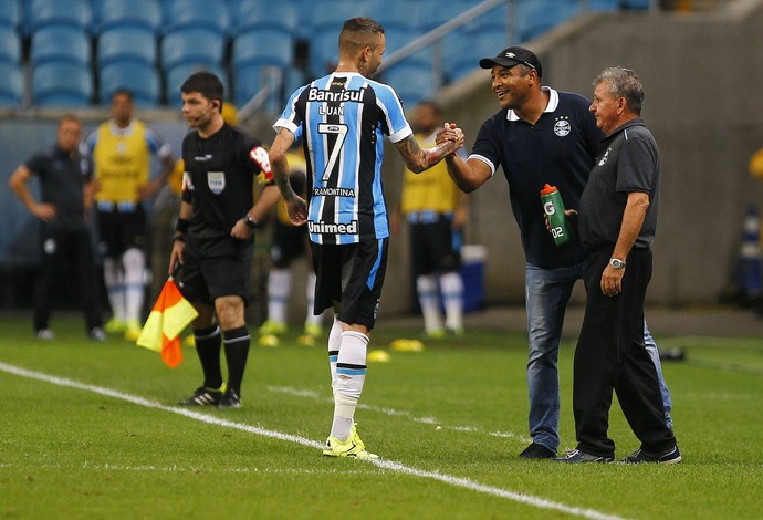 Luan divide méritos de Renato no título: Trabalho vem desde o Roger