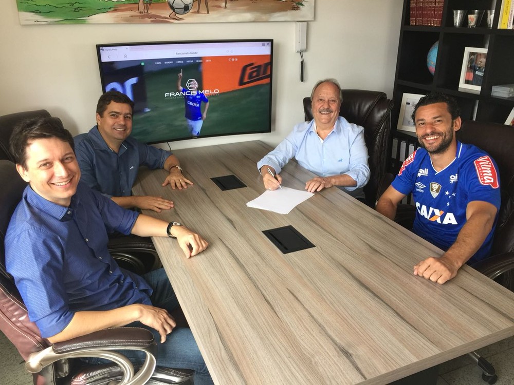 Atlético-MG ingressa com ação na CBF para receber multa de Fred do Cruzeiro