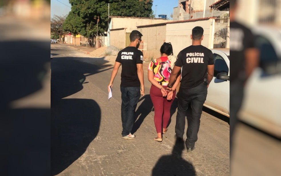 Após ser presa, Vanessa foi levada para prestar depoimento à Polícia Civil (Foto: Polícia Civil/Divulgação)
