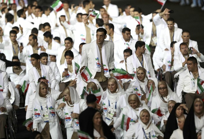 Iraniano é 'banido pela vida' do esporte por aperto de mão em atleta