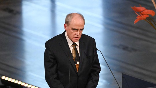 Ganhadores do Nobel da Paz criticam guerra 'insensata' de Putin ao receber prêmio na Noruega