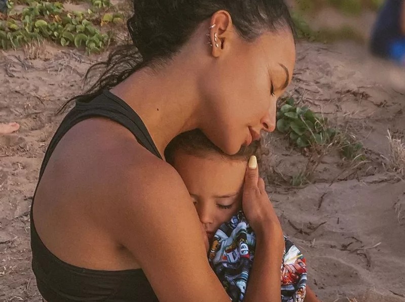 A atriz Naya Rivera com o filho (Foto: Instagram)
