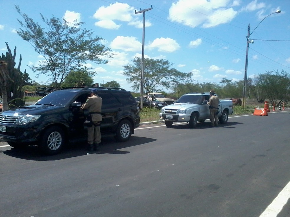 Abordagem aconteceu durante fiscalização na PRF em Piripiri — Foto: Patrícia Andrade 