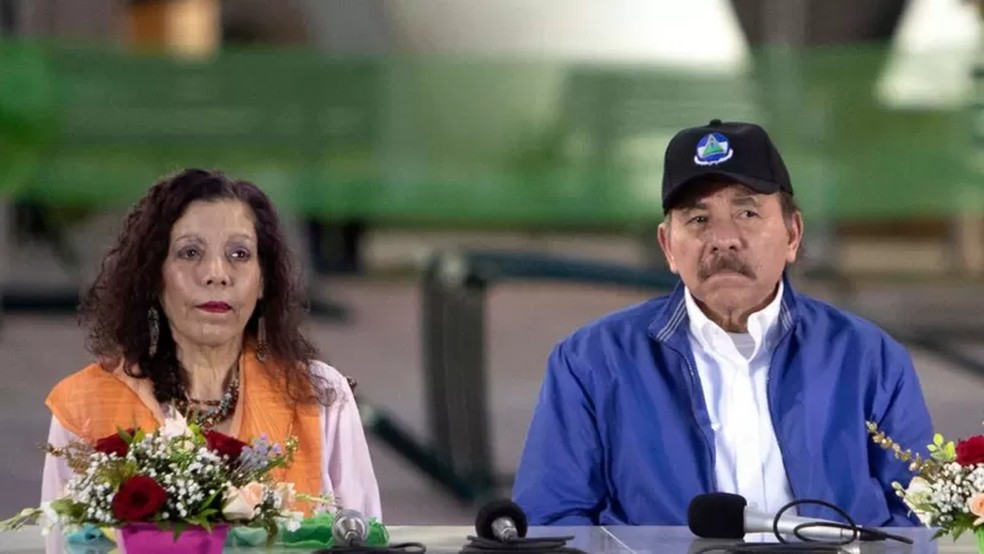 O casal que governa a Nicarágua: vice-presidente Rosario Murillo, 71, e o presidente Daniel Ortega, 76 — Foto: Getty Images/Via BBC